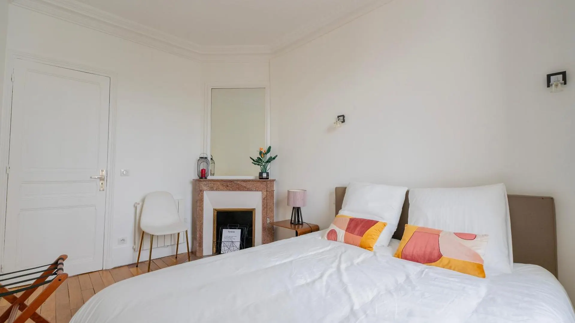 Apartment Luxury And Comfort In The Heart Of Paris