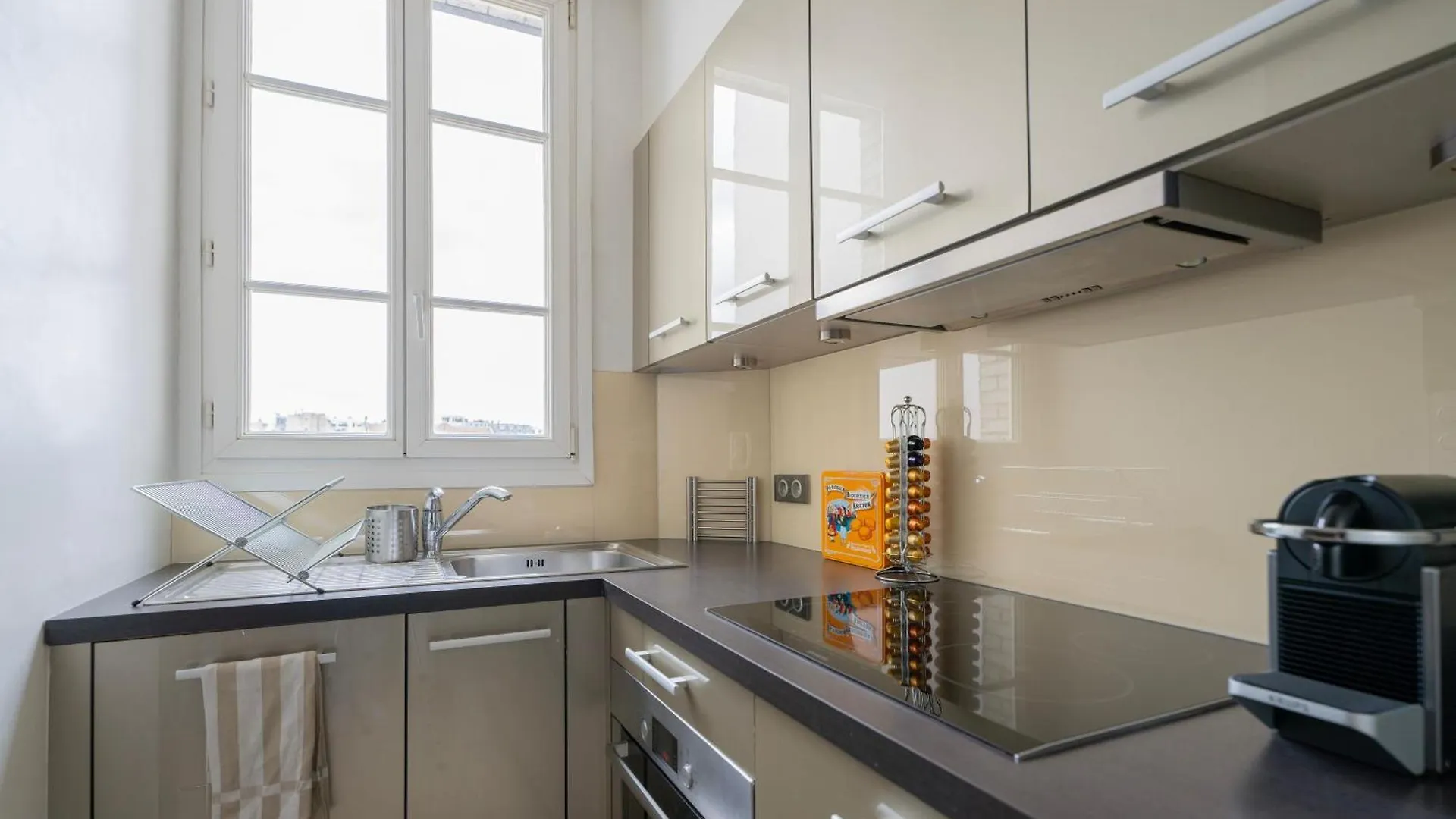 Apartment Luxury And Comfort In The Heart Of Paris