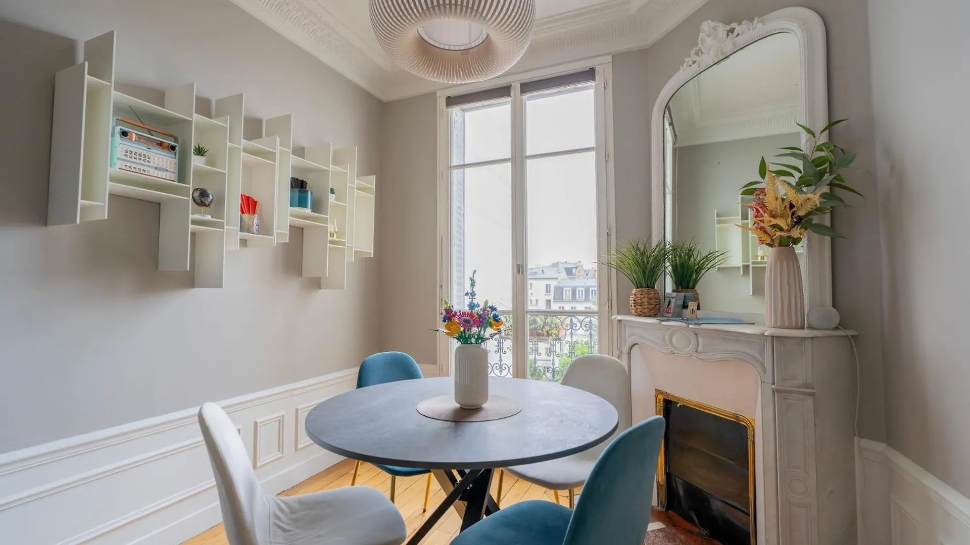 Apartment Luxury And Comfort In The Heart Of Paris France